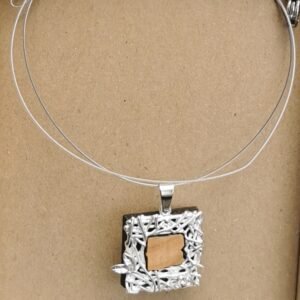 Κολιέ με Ξύλο Ελιάς & Ασημί Διακοσμητικό Πλαίσιο