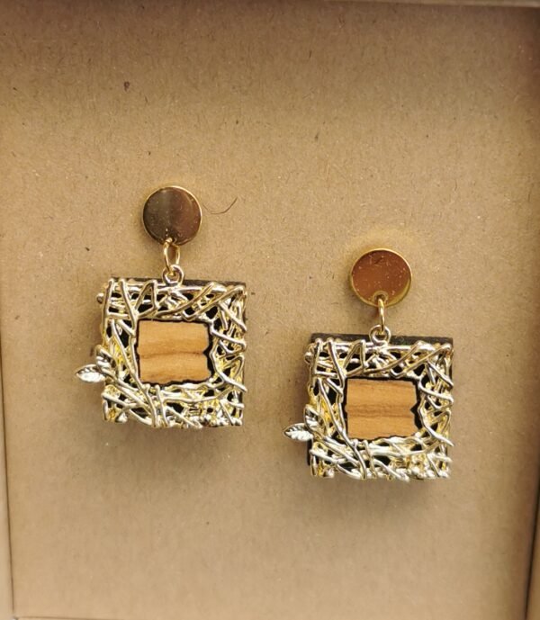 Σκουλαρίκια με Ξύλο Ελιάς & Χρυσό Διακοσμητικό Πλαίσιο