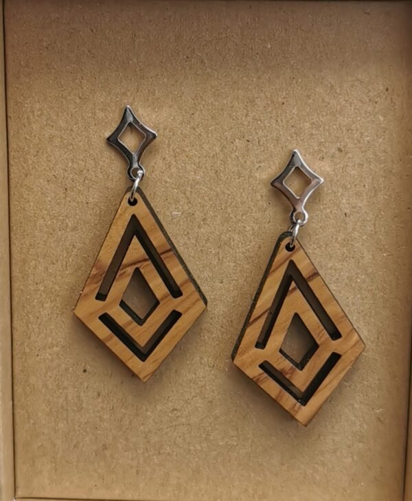 Ξύλινα Σκουλαρίκια από Ξύλο Ελιάς σε Μοντέρνο Ρόμβο