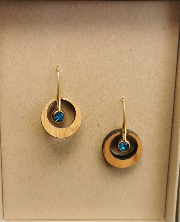Σκουλαρίκια από Ξύλο Ελιάς με Μπλε Κρύσταλλο
