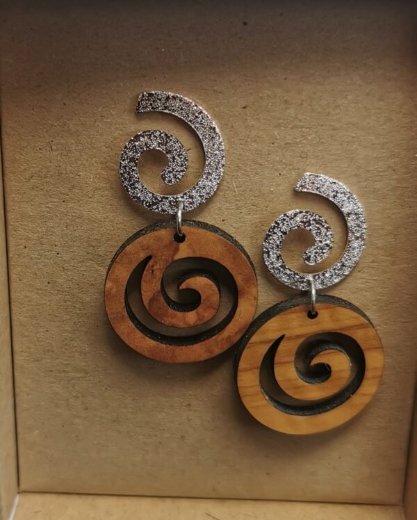 Σκουλαρίκια από Ξύλο Ελιάς & Ασημί Σπείρα