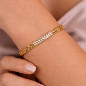 ChatGPT Image Jan 28, 2026, 02_32_42 PM Βραχιόλι Riviera από Ανοξείδωτο Ατσάλι με Κρυστάλλινες Πέτρες – Χρυσό