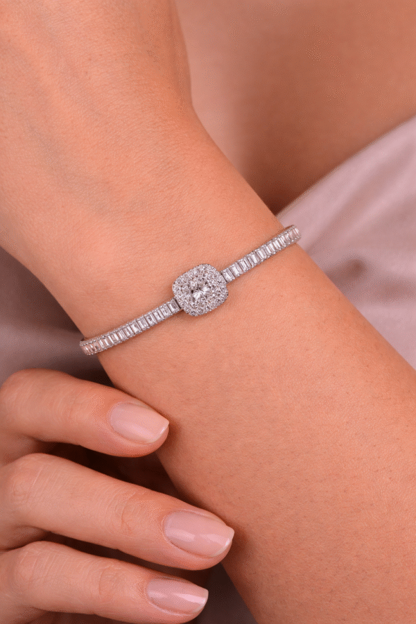 ChatGPT Image Jan 28, 2026, 02_48_05 PM Ασημί Βραχιόλι Riviera με Κεντρική Τετράγωνη Πέτρα από Ανοξείδωτο Ατσάλι