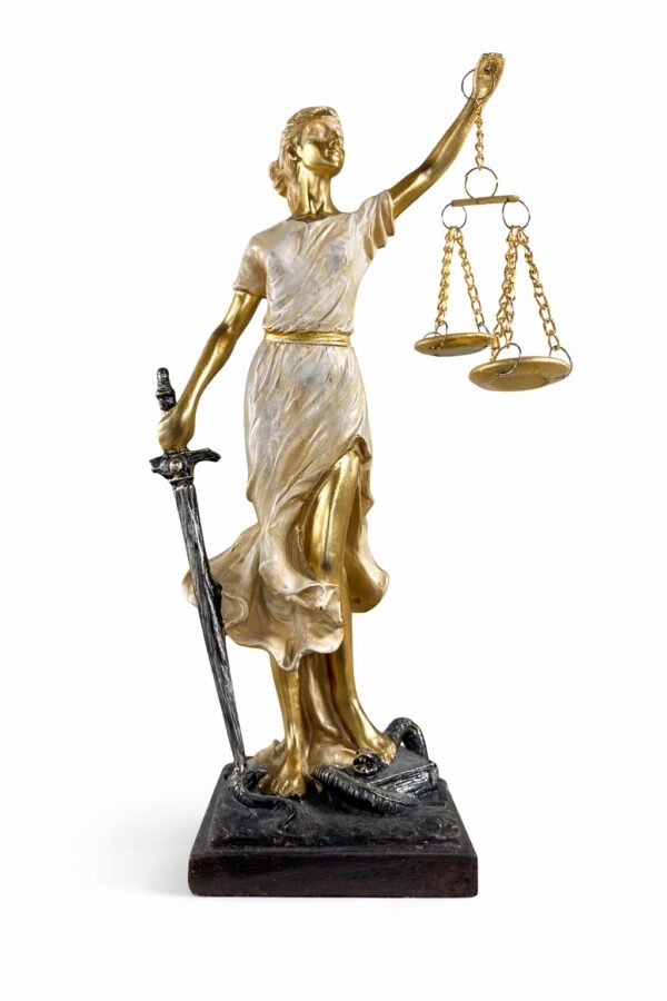 Άγαλμα Δικαιοσύνης (Θέμιδα)