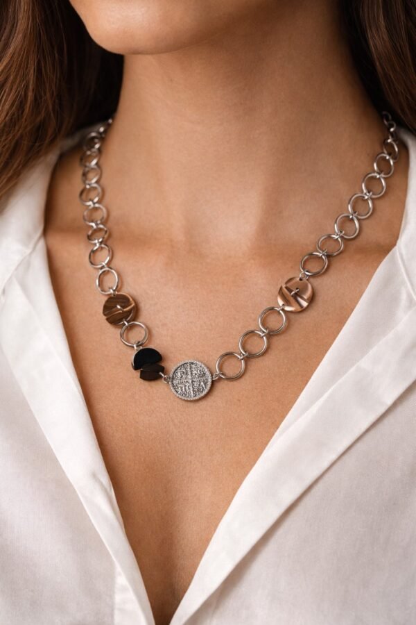 Κολιέ με Κωνσταντινάτο.