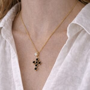 Κομψό ατσάλινο κολιέ