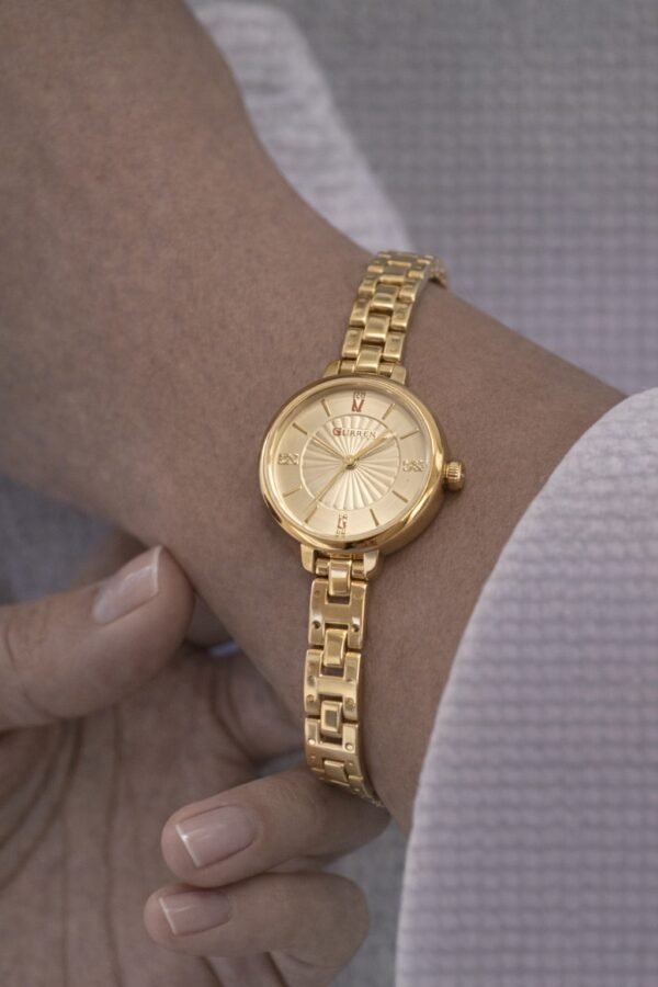 Γυναικείο ρολόι σε χρυσό χρώμα