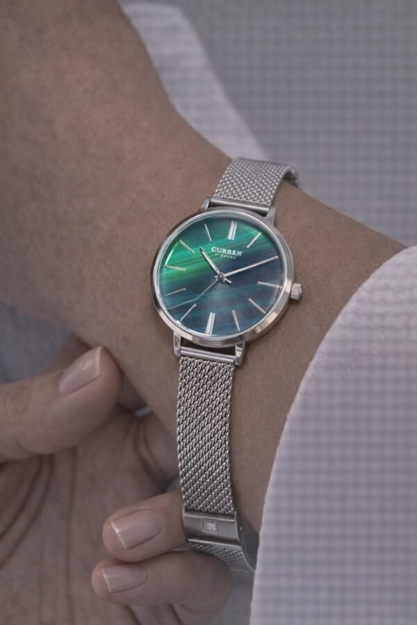 Κομψό unisex ρολόι χειρός.