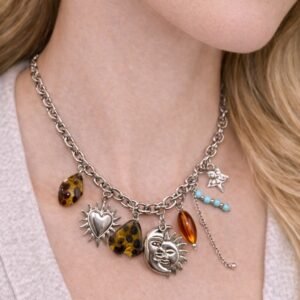 Κολιέ με αλυσίδα και διακοσμητικά charms