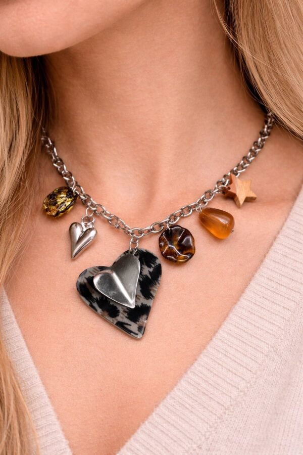 Κολιέ με αλυσίδα και διακοσμητικά charms