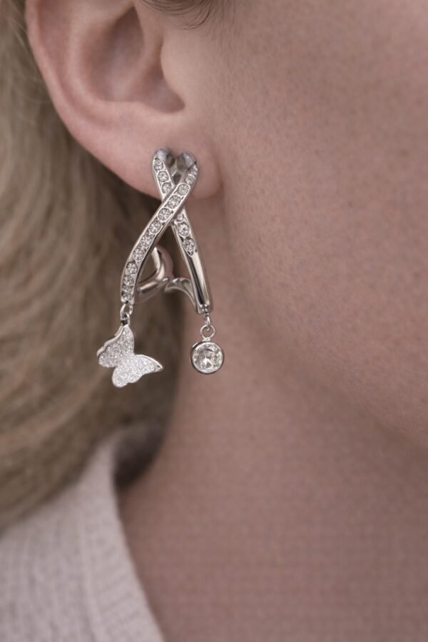 Κομψά γυναικεία σκουλαρίκια με μοντέρνο σχεδιασμό