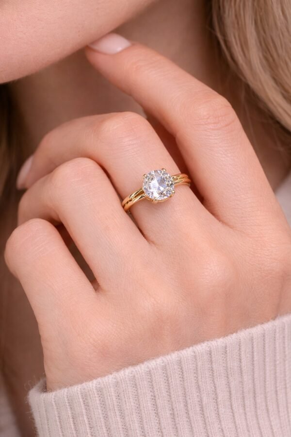 Μονόπετρο δαχτυλίδι με λαμπερή πέτρα