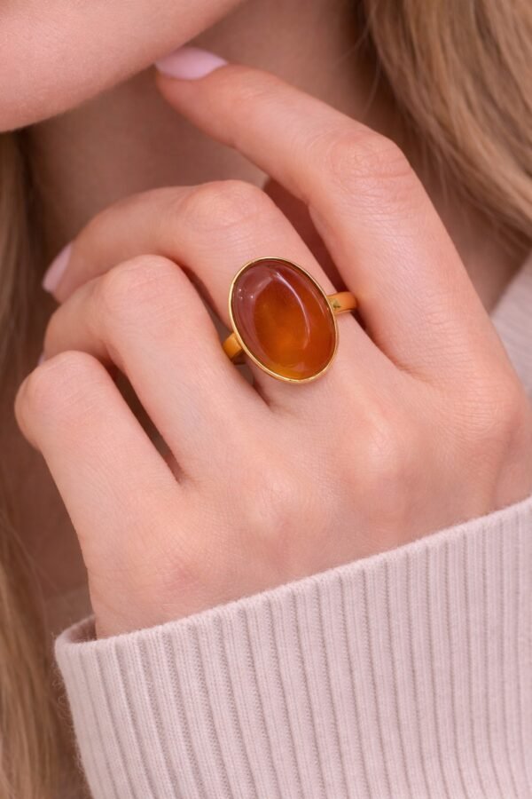 Δαχτυλίδι με οβάλ πέτρα