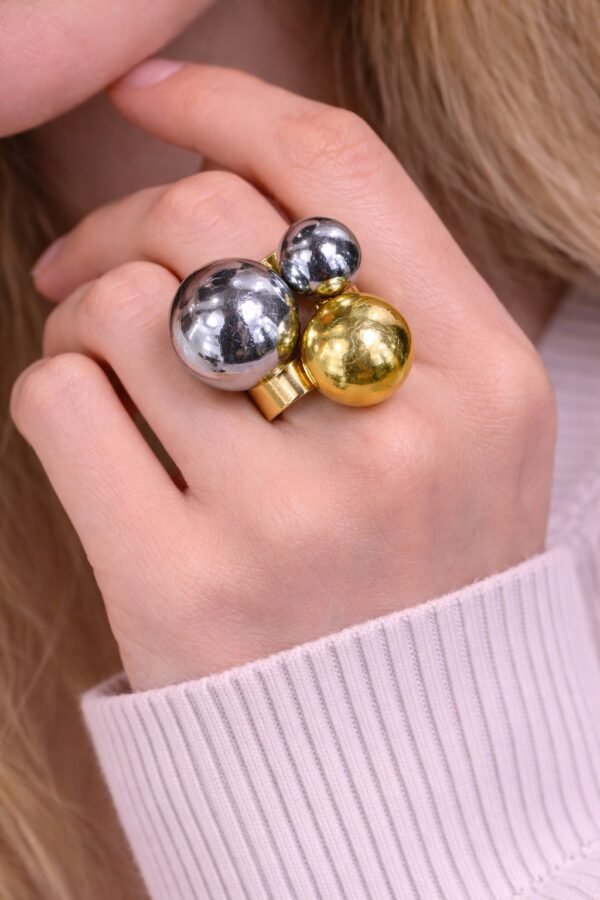 viber_image_2026-01-28_16-11-40-035 Εντυπωσιακό δαχτυλίδι με σφαιρικό design