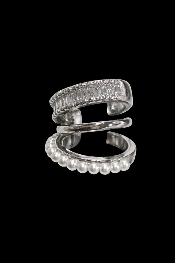 Εar cuff με μοντέρνο layered σχέδιο