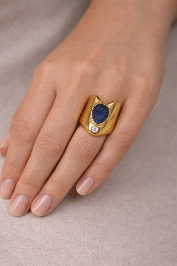 Δαχτυλίδι με μπλε πέτρα
