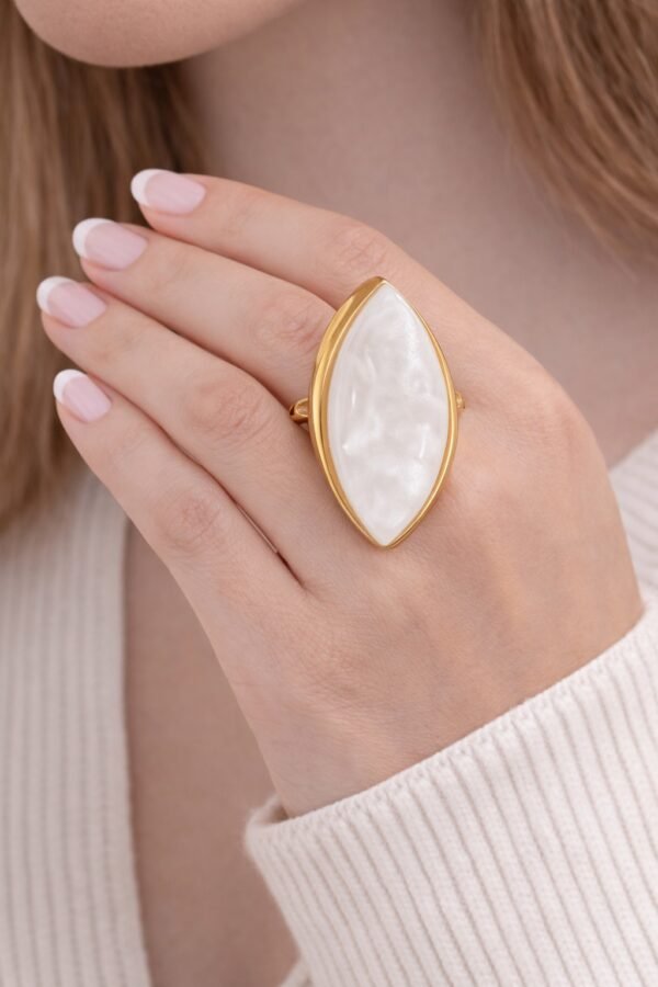 Δαχτυλίδι με Λευκή Πέτρα – Marquise Σχήμα