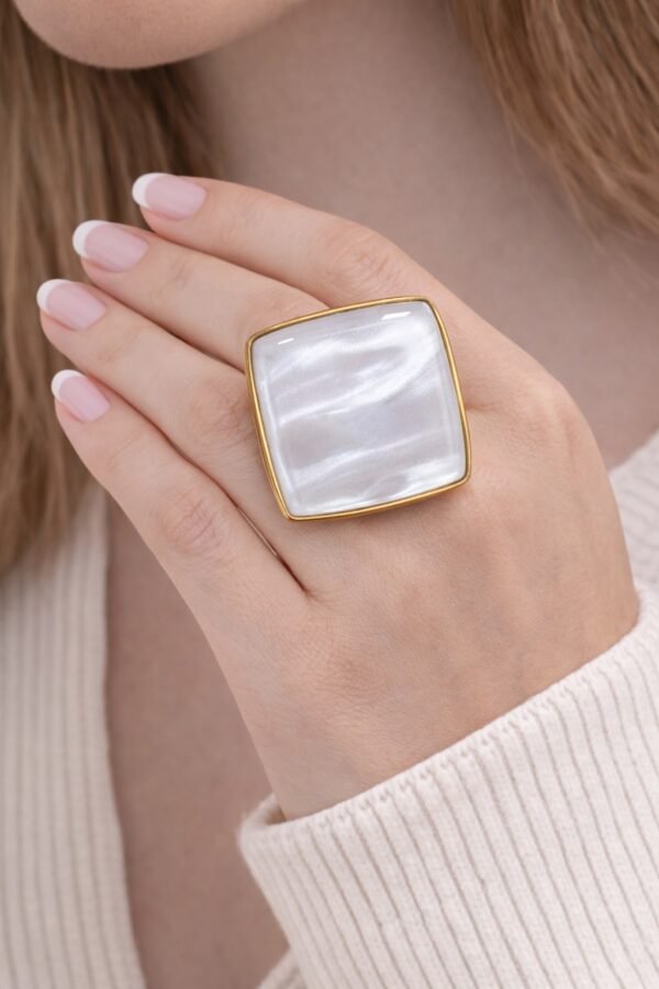 viber_image_2026-01-29_15-18-40-797 Δαχτυλίδι με Λευκή Πέρλα – Τετράγωνο Σχήμα