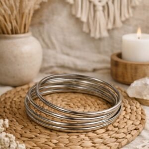 0-02-05-d416ddedf6694040c4c44ff8eabd1ee4bfc6b570e8eb6527d3bef02614df8b96_6158a574d00b72cc Ατσάλινη χειροπέδα σε ασημί απόχρωση.