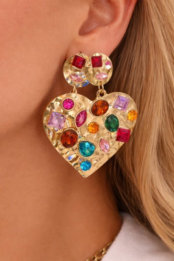 Εντυπωσιακά γυναικεία σκουλαρίκια σε σχήμα καρδιάς