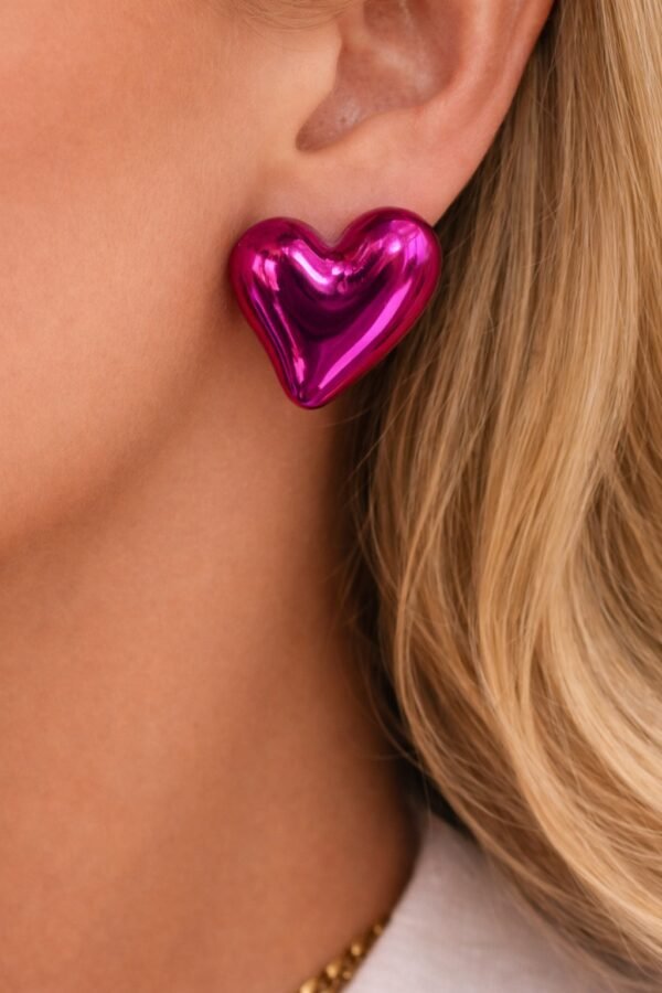 Εντυπωσιακά σκουλαρίκια σε σχήμα καρδιάς