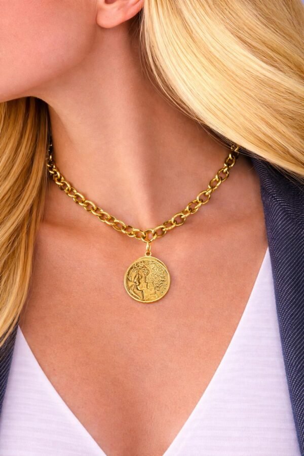 Κομψό κολιέ.