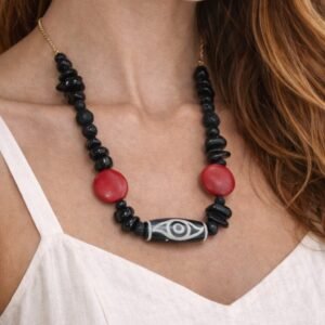 Χειροποίητο ελληνικό κολιέ, με λαβα. Εμπνευσμένο από τη δύναμη της φύσης