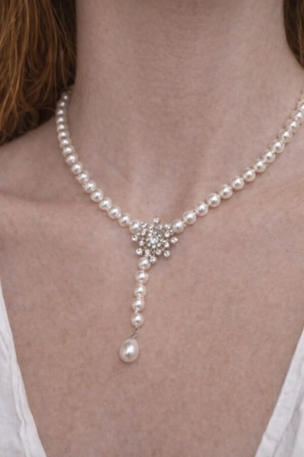 Κολιέ με πέρλες.