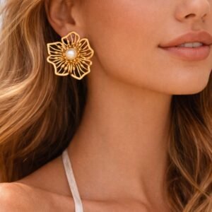 Κομψό κόσμημα σε χρυσή απόχρωση.