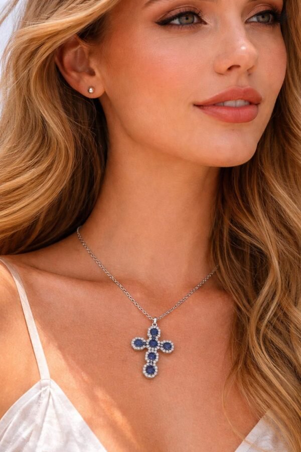 Κόσμημα για καθημερινή χρήση αλλά και πιο ιδιαίτερες εμφανίσεις.