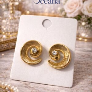 Κομψό κόσμημα σε χρυσή απόχρωση.