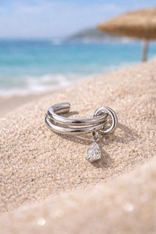 Κομψό δαχτυλίδι.