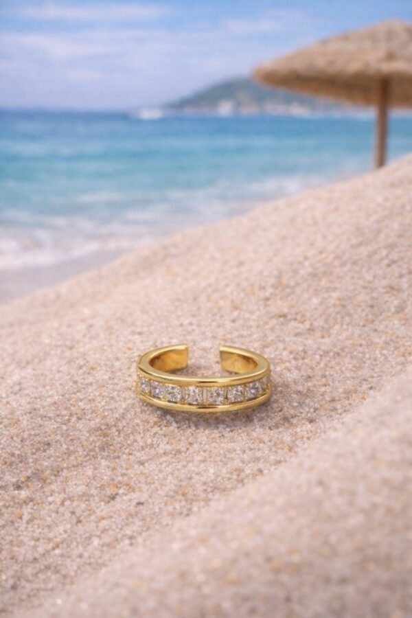 Κομψό ear cuff.