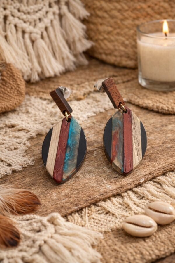 Μοναδικά σκουλαρίκια που συνδυάζουν ανοξείδωτο ατσάλι με φυσικό ξύλο