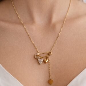 Κολιέ από ανοξείδωτο ατσάλι σε χρυσό χρώμα με ιδιαίτερο σχέδιο παραμάνα