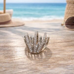 viber_image_2026-02-12_11-12-10-453 Ear cuff σε ασημί απόχρωση.