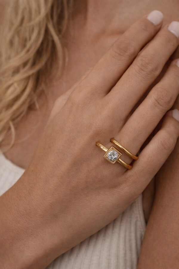 Δαχτυλίδι σε χρυσή απόχρωση