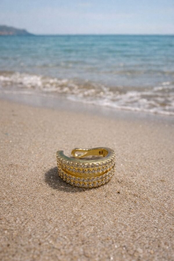 Εar cuff σε χρυσή απόχρωση