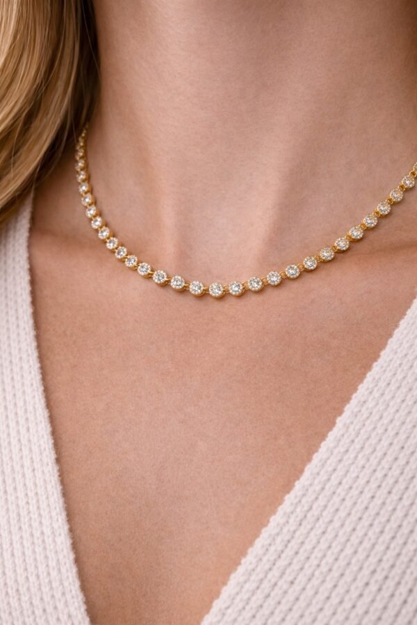 Κομψό κολιέ σε χρυσή απόχρωση