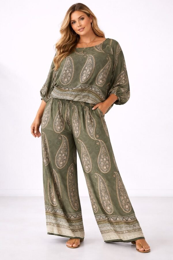 Εντυπωσιακό σετ με ιδιαίτερο ethnic μοτίβο